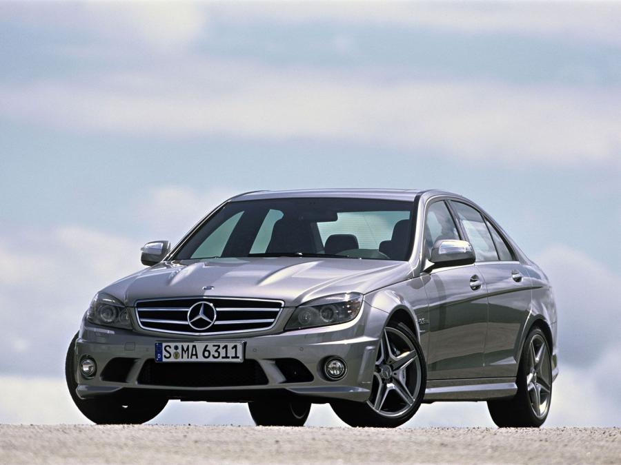  Mercedes-Benz C63 AMG 2007 года  (фото 14 из 27)